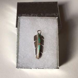 SILVER NATIVE AMERICAN FEATHER PENDANT